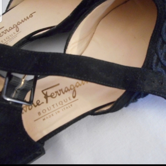 Salvatore Ferragamo black suede shoes. Size 7.5 4A - Picture 2 of 7